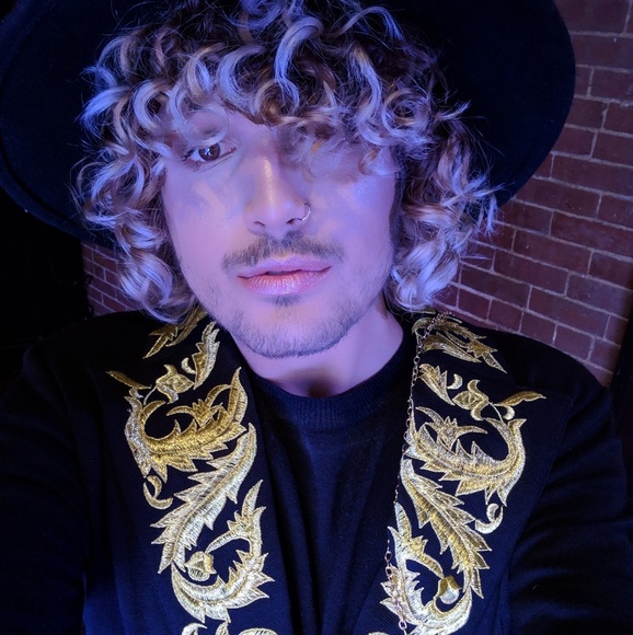 Meet your Posher, Pedro - Picture 1 of 1